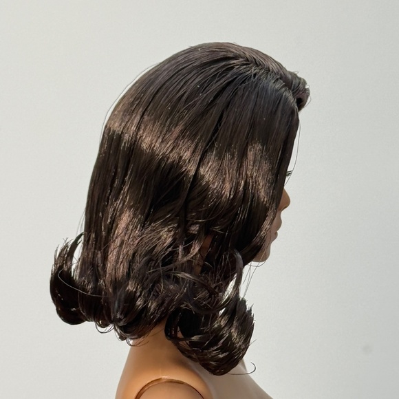 Luster Lilith Blair NU FACE Brunette Doll Fashion Royalty Integrity Custom Nails - Picture 7 of 12